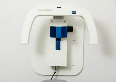 Das Bild zeigt den „Freecorder BlueFox“, ein Gerät zur elektronischen Kiefergelenkvermessung in der medicodent Zahnarztpraxis Idstein.